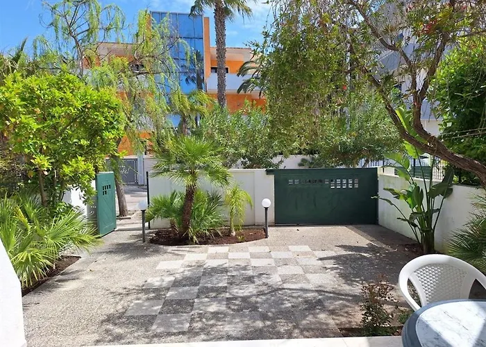 Claus Baia Feriehus *